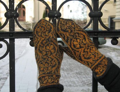 Irish Vine Mittens