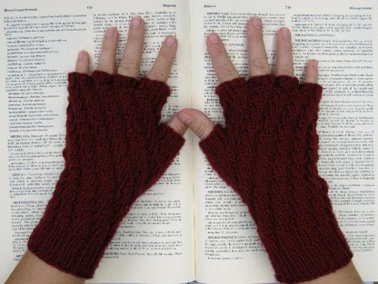 Verso/recto fingerless gloves