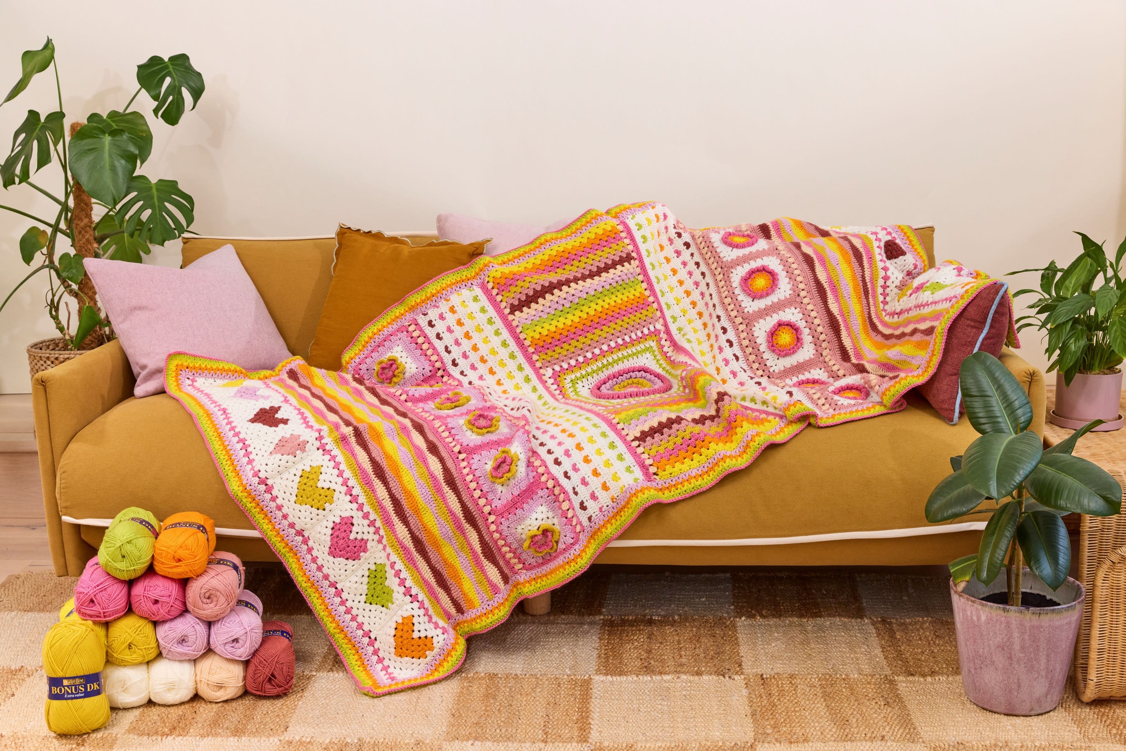 Sirdar Hearts&Flowers Crochet Along Spring 2025 - view 8