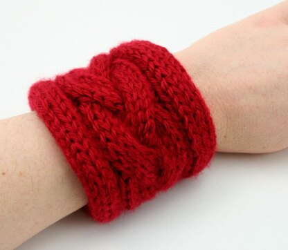 A06 Cabled Cuff Bracelet