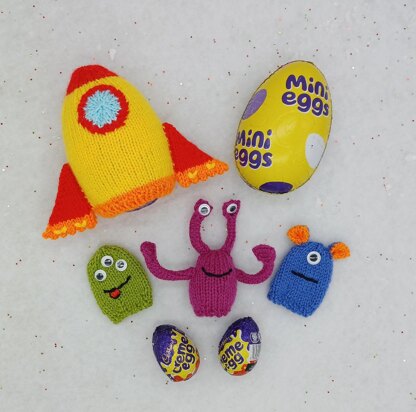 PDF Easter Knitting Pattern Space Rocket & Aliens Egg Cover DK 98g Gift Charity knit EASY Easter Egg Hunt Mini Eggs Toy Puppet Creme Egg Cadbury