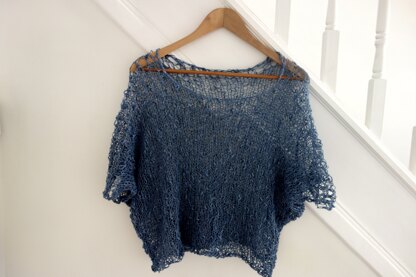 Shoulder laced summer top