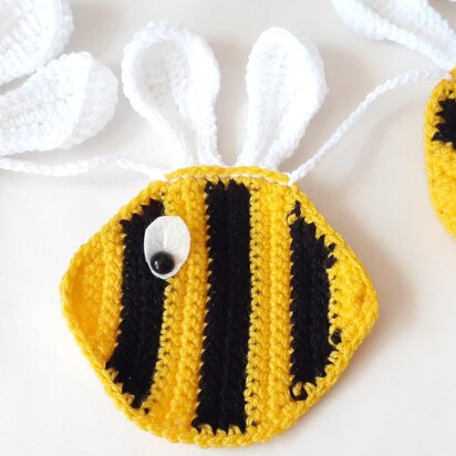 Crochet Happy Bee Bunting