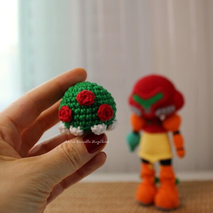 Armored Hero & Mini Metroid-Inspired Amigurumi – Fanart Crochet PDF