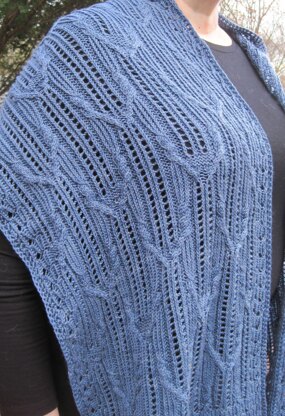 Turi Cable Lace Shawl