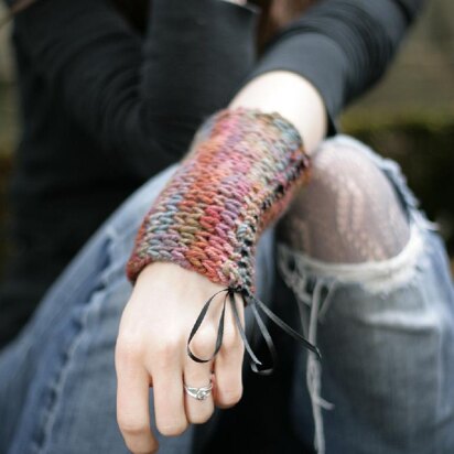 Annelida Gauntlets - knitting pattern