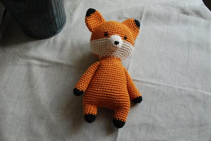 Fergus the fiery fox crochet pattern