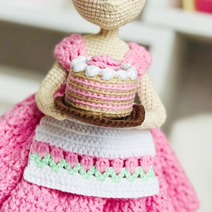 Amigurumi doll, crochet doll with clothes, doll dress crochet pattern, Miss 1950s