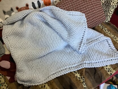 Knitting Diagonal Pattern Baby Blanket in Lion Brand Homespun
