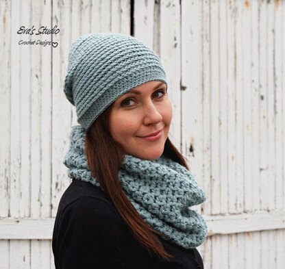 Crochet Women's Hat and Neck Warmer