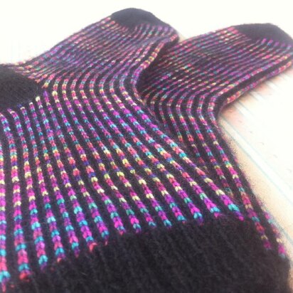 Leaded light socks - knitting pattern