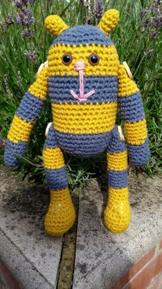 Bumble the Stitchpunk Bee