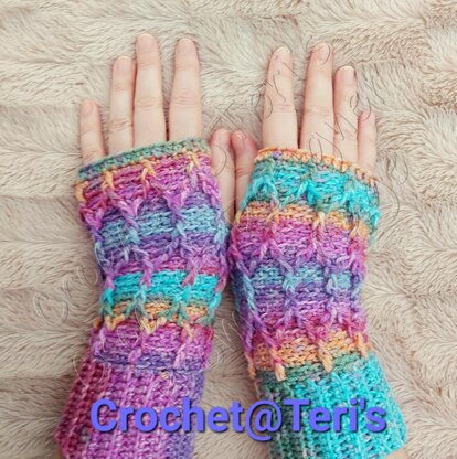 Midnight Cable Gloves