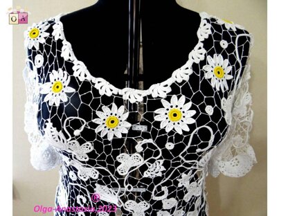 Lace beach tunic with daisies