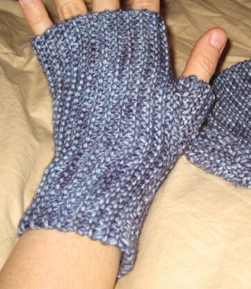 Garter fingerless mittens