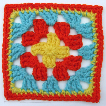 100 Bright and Colourful Granny Squares to Mix and Match