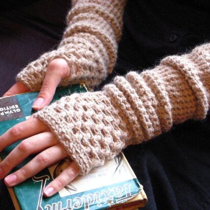 Warm My Arms Slouch - Fingerless Mitt