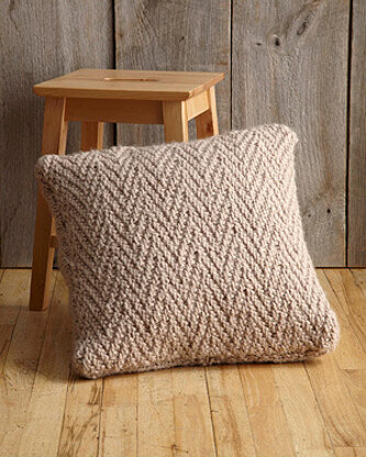 Herringbone Stitch Pillow in Lion Brand Wool-Ease Thick & Quick - L0133AD