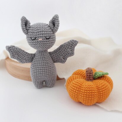Crochet Halloween bat and pumpkin toy amigurumi pattern