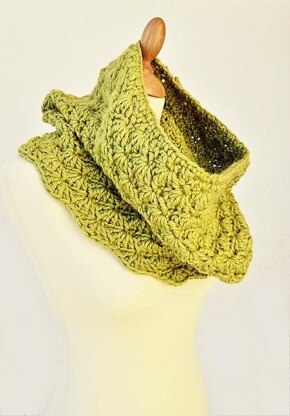 Versatile 2 in 1 Chunky Crochet Cowl/Hood