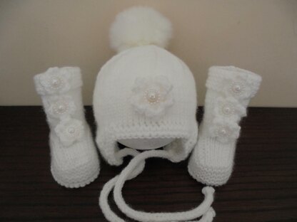 Baby Girl Pompom Hat And Booties
