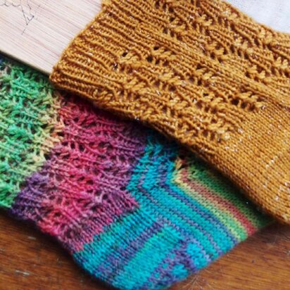 Extracontrary Cockleshells - knitting pattern