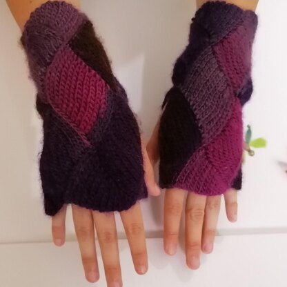 Fingerless Gloves * Rhombuses