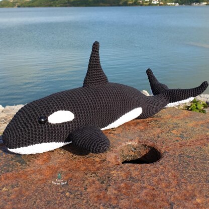 Olwyn the Orca - UK Terminology - Amigurumi