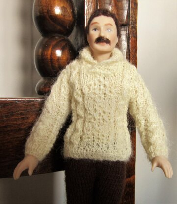 1:12th and 1:6th scale Noel Sweater