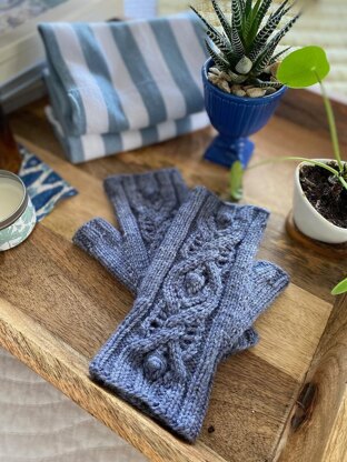 Bumble Fingerless Mitts