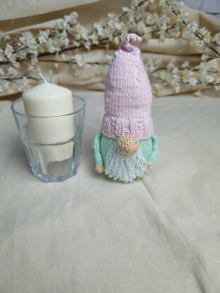 Knitted Spring Gnome