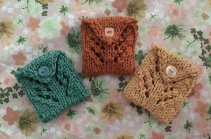 KNITTED LACE COIN POUCH
