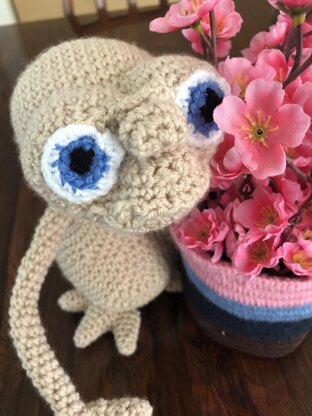 Alien amigurumi doll