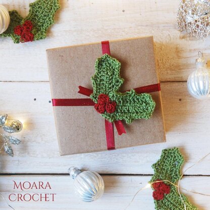 Crochet Holly Leaf Crochet pattern by Roseanna Murray | LoveCrafts