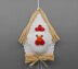 Hanging decoration chicken house - simple from scraps of yarn