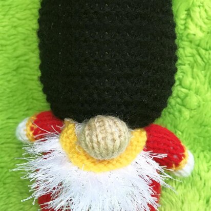 Royal Guardsman Gonk choc orange cover / toy - knitting pattern