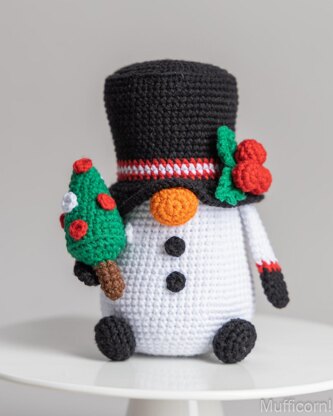 Snowman Gnome with Christmas tree