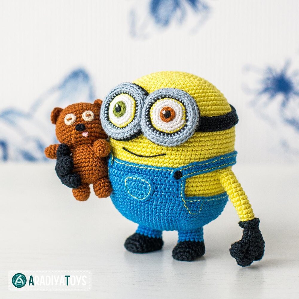 Minion Bob and Bear Tim by AradiyaToys Crochet pattern by AradiyaToys |  LoveCrafts, image size:1000x1000