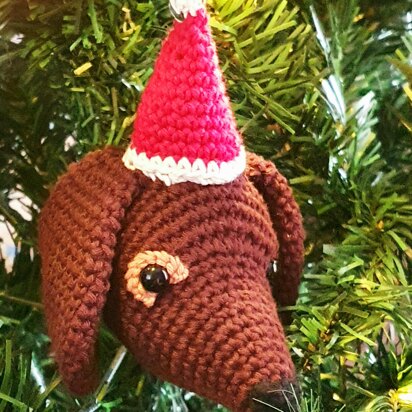 Dave the Dachshund crochet bauble pattern