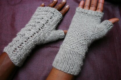 Yzzy Mitts