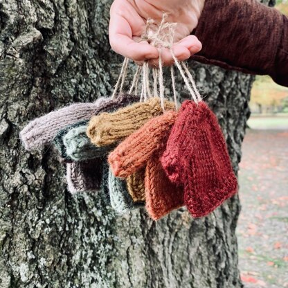 Tiny Sweater Ornament