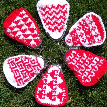 Six knitted coin purses