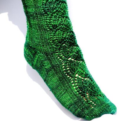 Dayflower Socks - knitting pattern