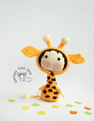 Small Giraffe Doll. Tanoshi series toy.