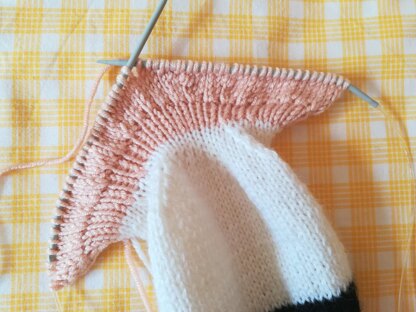 Toy knitting patterns, knit a wizard doll based on HP, bonus owl knittin pattern