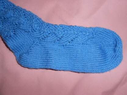 Horseshoe Lace Socks with 3 needles