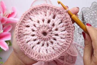 Easy and beautiful crochet coaster pattern