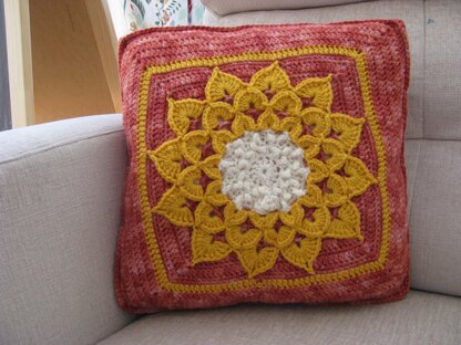 Pillow cover / Sunny granny square