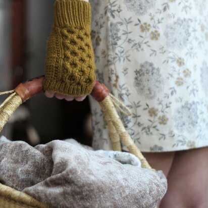 Knotted Pine Mitts