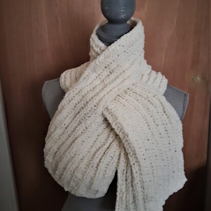 Brioche Chenille Keyhole Scarf